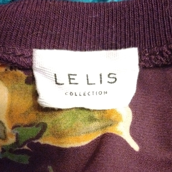 Le Lis Deep Burgundy Top with Rounded Neckline and 3/4 Sleeves - Picture 3 of 8